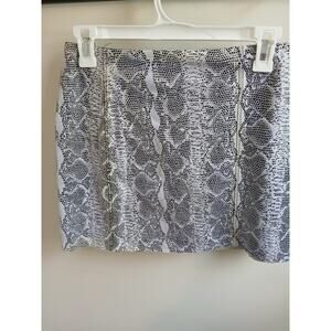 Alice + Olivia Neville Snakeskin Embossed 100% Lamb Leather Mini Skirt‎ Sz2